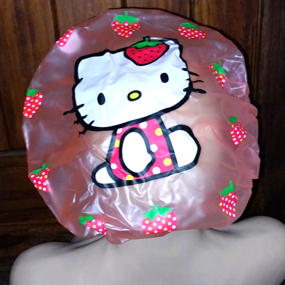 Hello Kitty Stawberry Shower Cape
